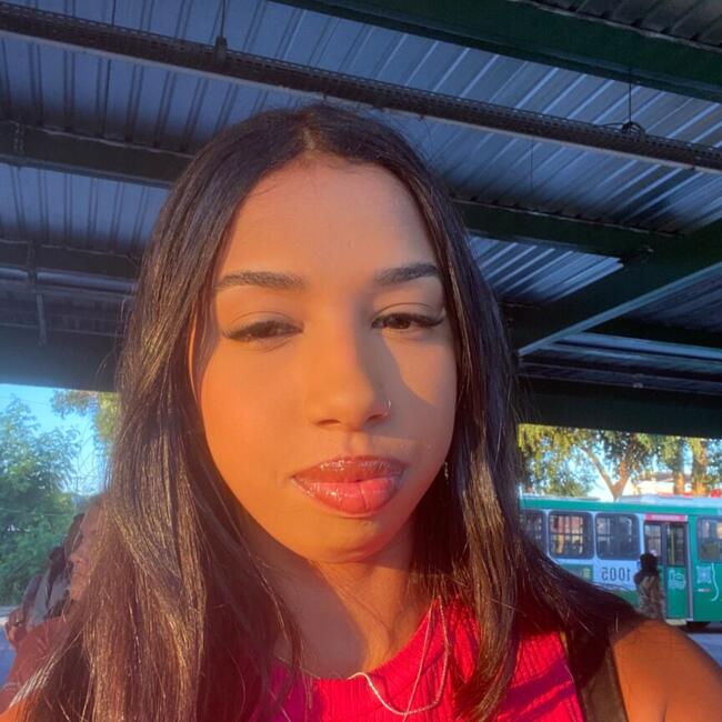 Babysitter in Cuiabá: Danielly