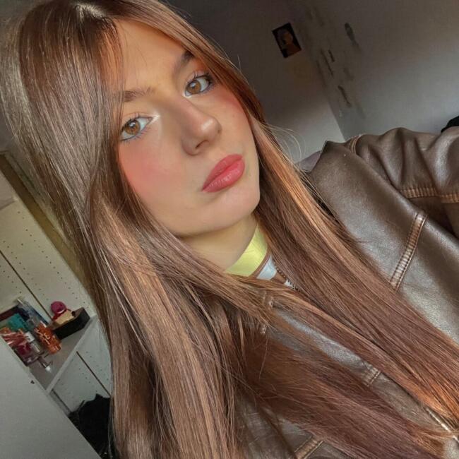 Babysitter in Saint-Aubin-du-Cormier: Alina