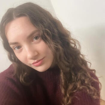 Babysitter in Guyancourt: Inès