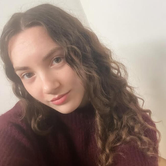 Babysitter in Guyancourt: Inès