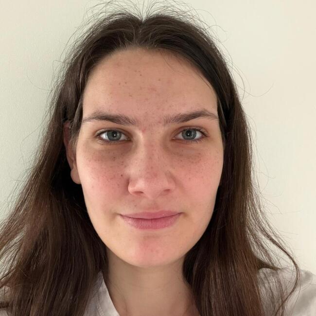 Babysitter in Périgny: Mathilde