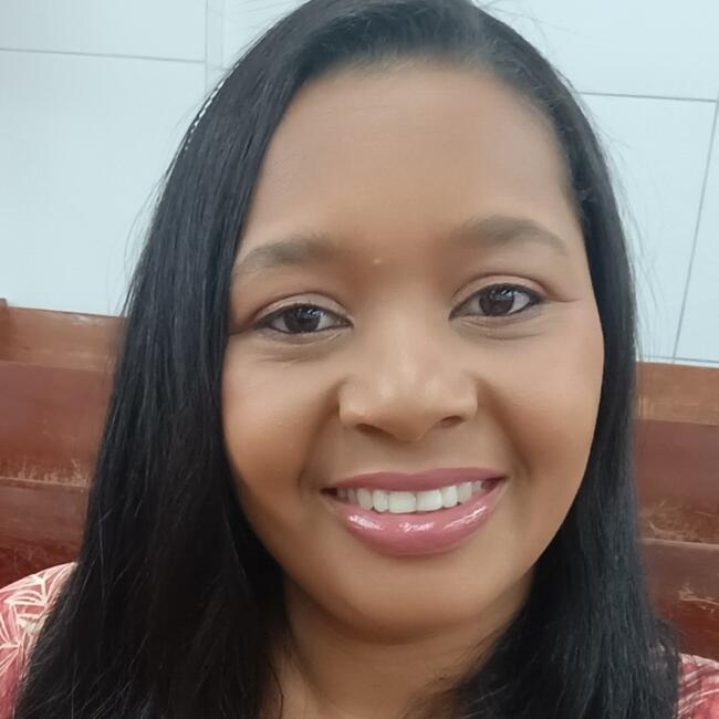 Babysitter in Recife: Maria