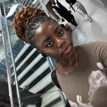 Baby-sitter in Winnipeg: Fathia