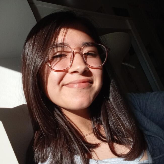 Babysitter in Pilar: Melanie Ariadna