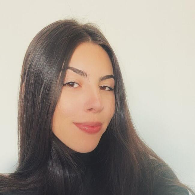 Babá em Lages: Emily