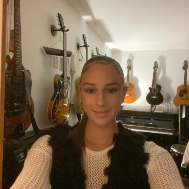 Babysitter in Nantes: Anna