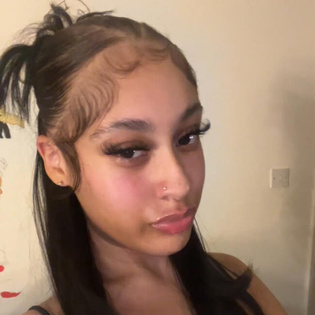 Babysitter in London: Tia