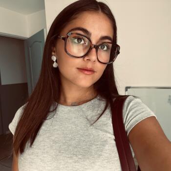 Babysitter in Thézac: Florine