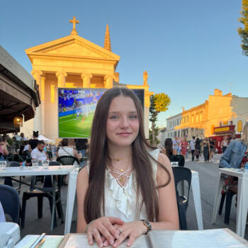 Babysitter in Saint-Rémy-de-Provence: Jade