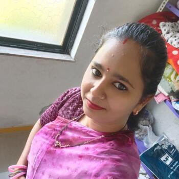 Nanny in Rajkot: Reena