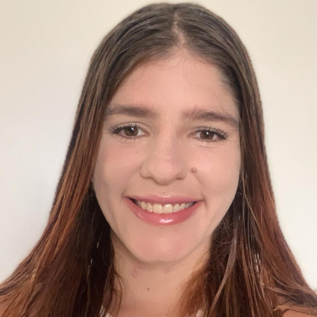 Babysitter in Brasília: Rebeca