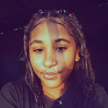 Babysitter in São Luís: Ana