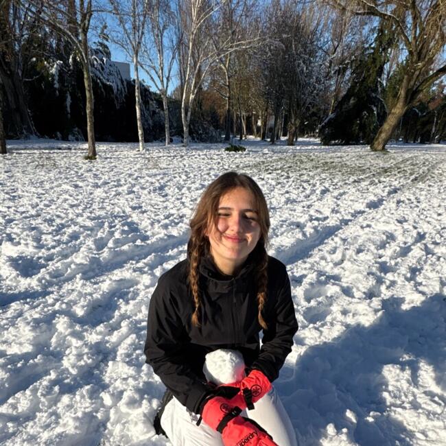 Babysitter in La Rochelle: Ines