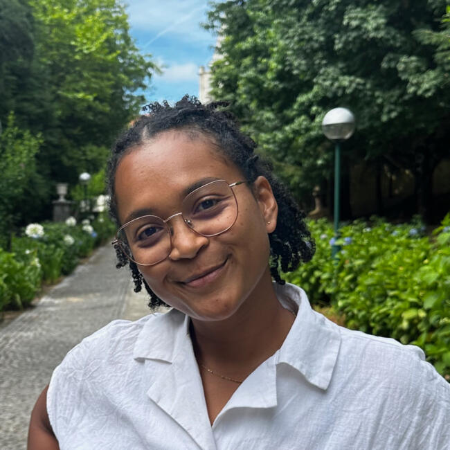 Babysitter in Ovar: Juliene