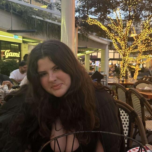 Babysitter in Sydney: Veronica