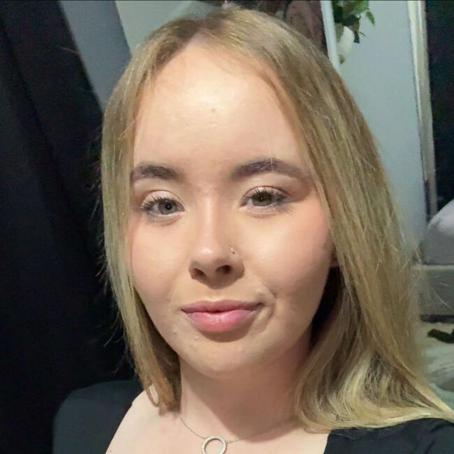 Babysitter in Sydney: Phoebe