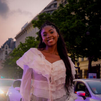 Babysitter Versailles: Blanche