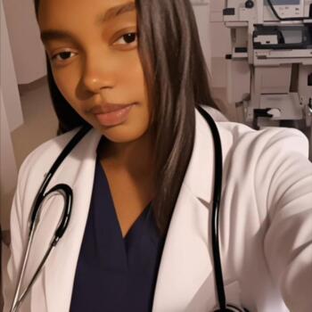 Babá em Guariba: Naelly