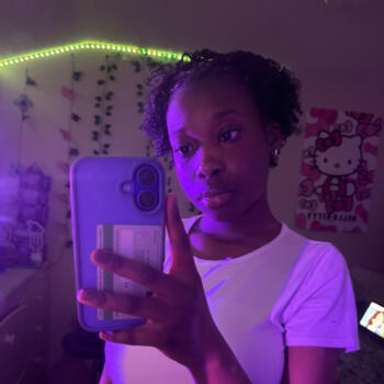 Baby-sitter in Hamilton: Joyce