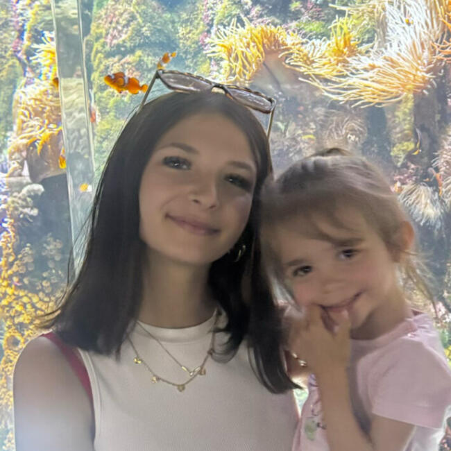 Babysitter in Saint-Priest-de-Gimel: Alicia