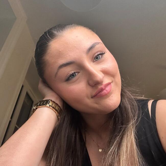 Babysitter in Lyon: Isaline