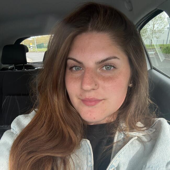 Babysitter in Gidy: Zoe