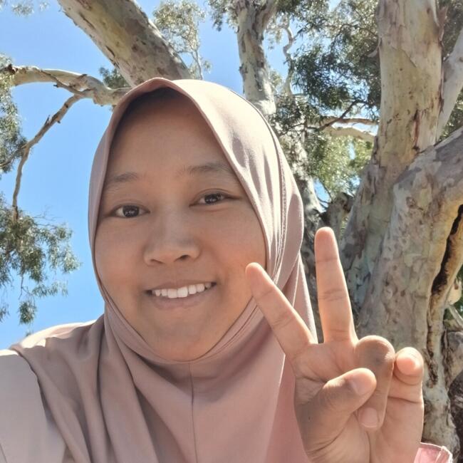 Babysitter in Perth: Amina