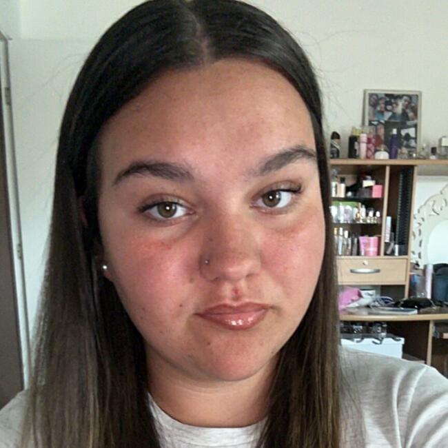 Babysitter in Pérenchies: Eva