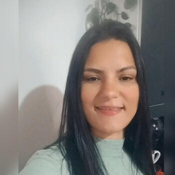 Babysitter in Macatuba: Graziela