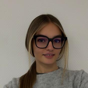 Babysitter in Flins-sur-Seine: Elisa