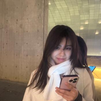 Babysitter in Singapore Island: Yuqi