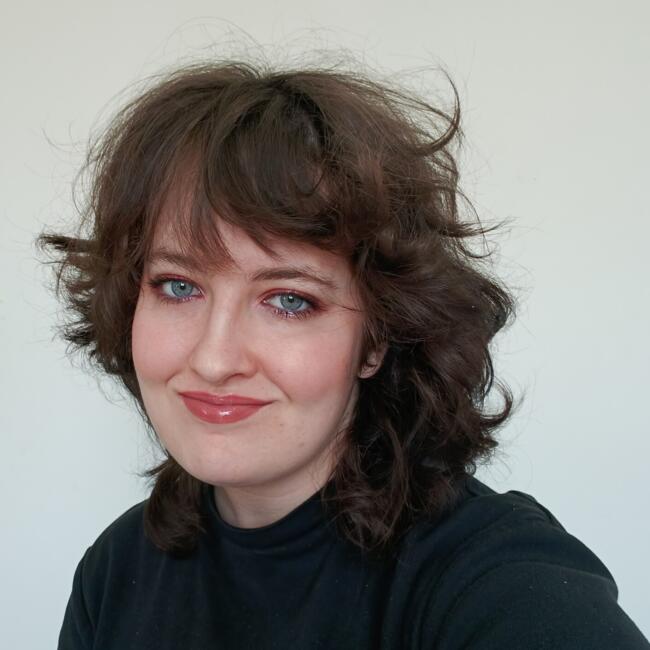 Babysitter in Abeilhan: Syanna