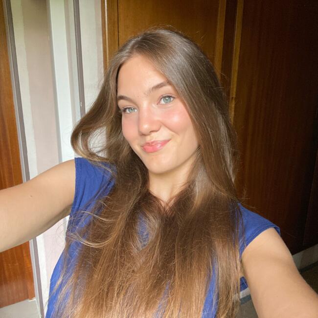 Babysitter in Dijon: Gwenaelle