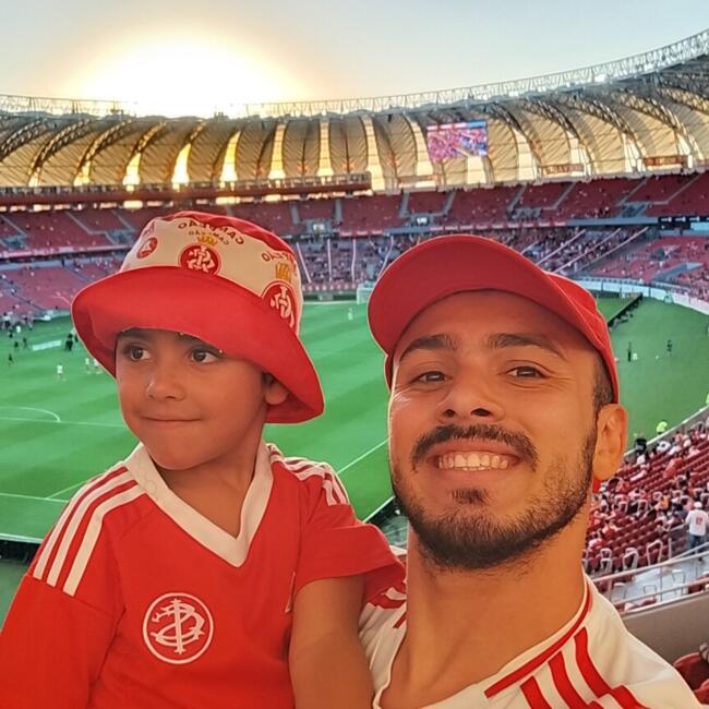 Emprego de babá em Porto Alegre: João