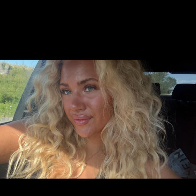 Babysitter in Elsinore: Melanie chanell