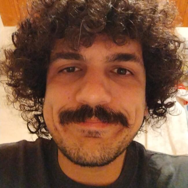 Babysitter in Pátrai: Φώτης