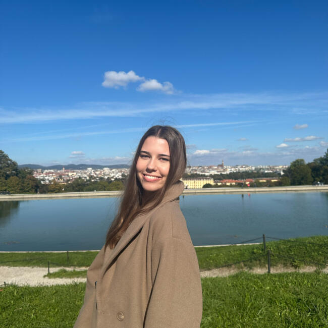 Babysitter in Wien: Lorena