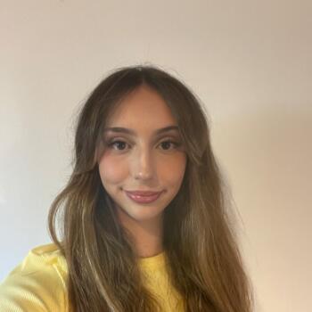 Babysitter in Melbourne: Chloe