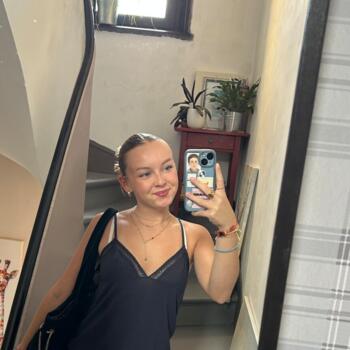 Babysitter in Clermont-Ferrand: Chloé