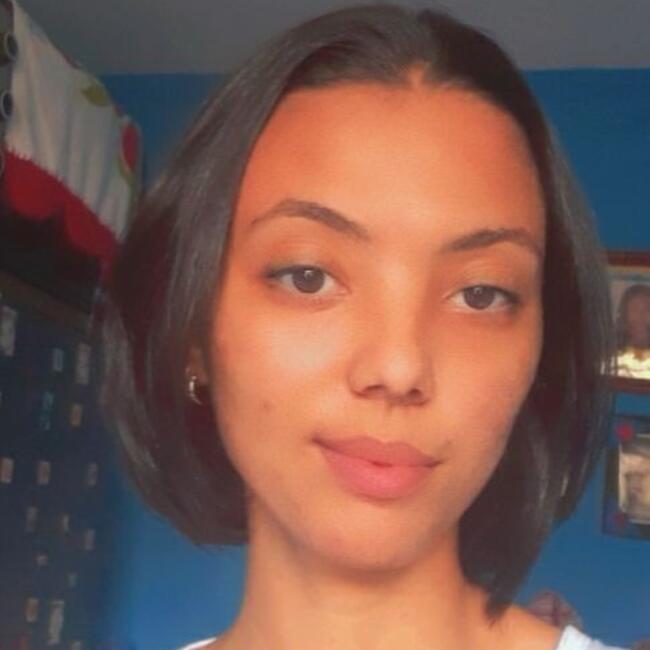 Babá em Betim: Lívia