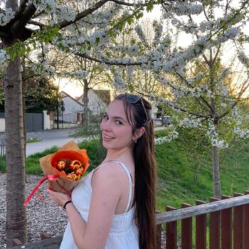 Babysitter in Villecresnes: Emy