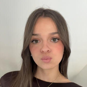 Babysitter in Grenoble: Elsa