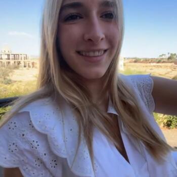 Babysitter in Saint-Avertin: Appoline