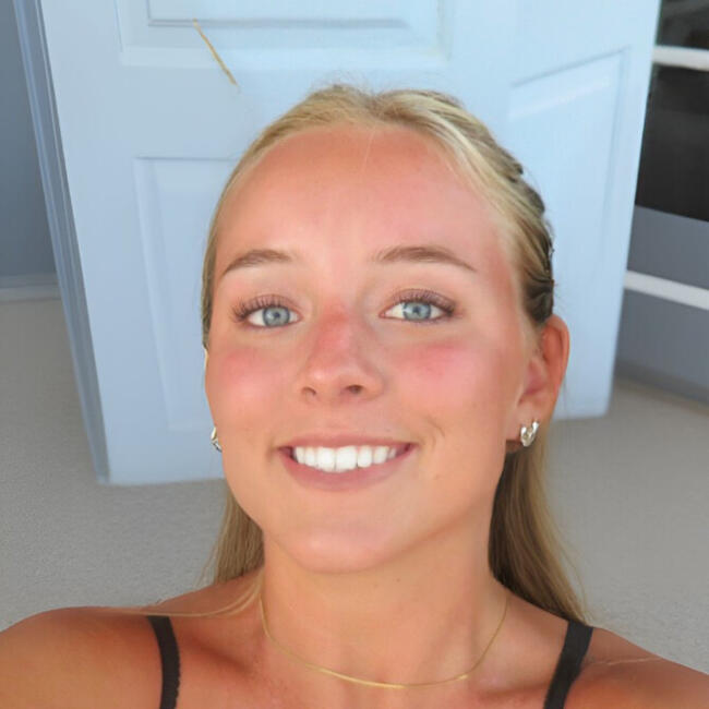 Babysitter in Gold Coast: Zara