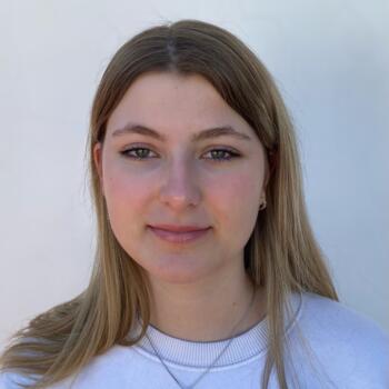 Babysitter in Nice: Héloïse