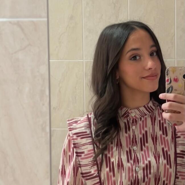 Babysitter in Los Palacios y Villafranca: Paola