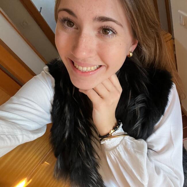 Babysitter in Giroussens: Lucie