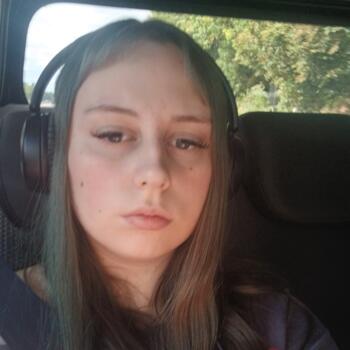 Babysitter in Bracknell: Grace