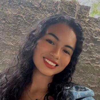 Babysitter in Castanhal: Helena