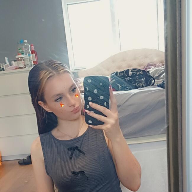 Babysitter in Woking: Heather